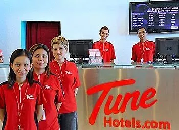 Tune Hotel - 1Borneo Kota Kinabalu 3*,